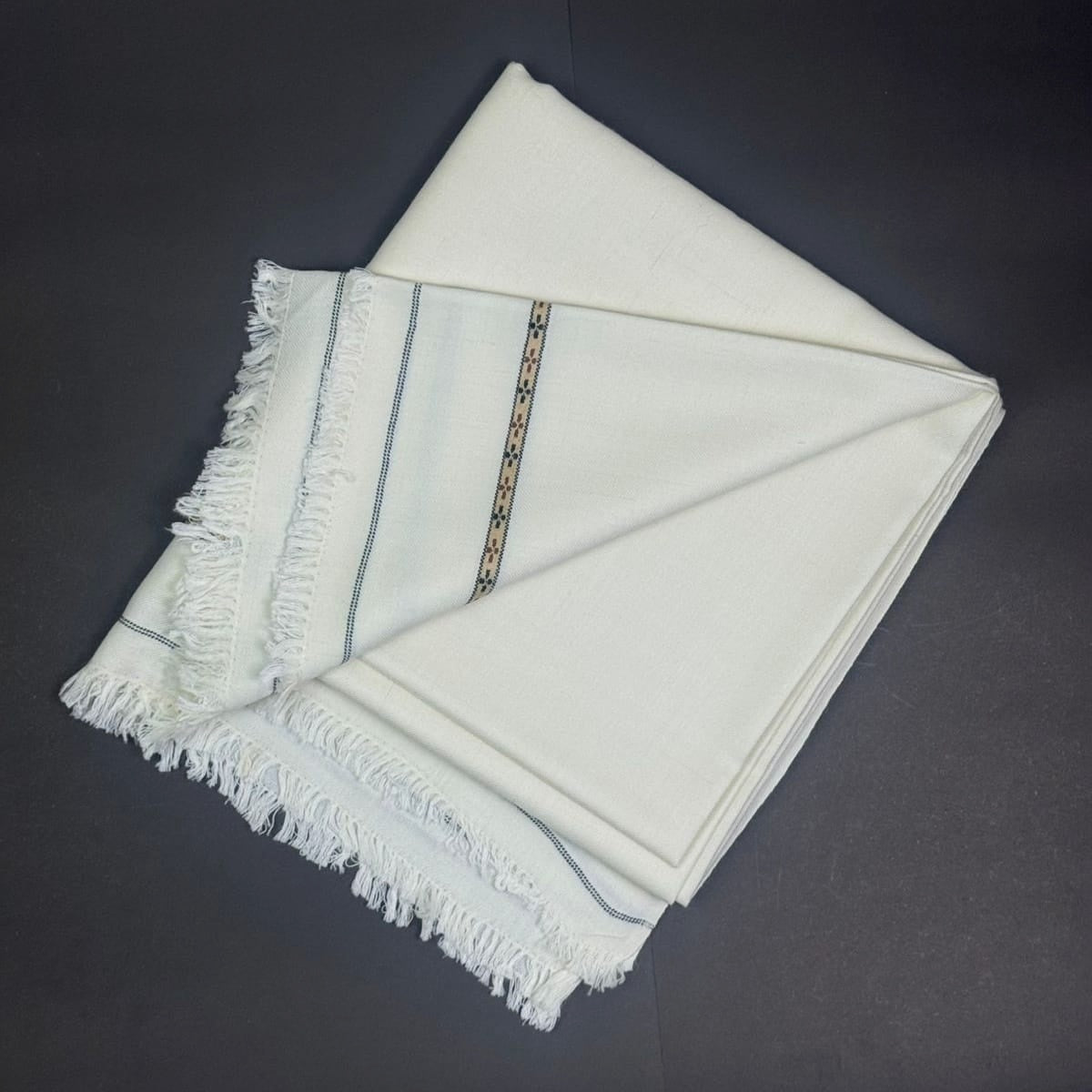 Classic White Men’s Wool Shawl – Traditional Border